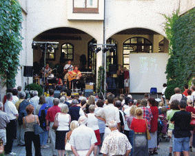 download, 19.07.2003, Diashow beim 25. Schwabacher Brgerfest, 347kB